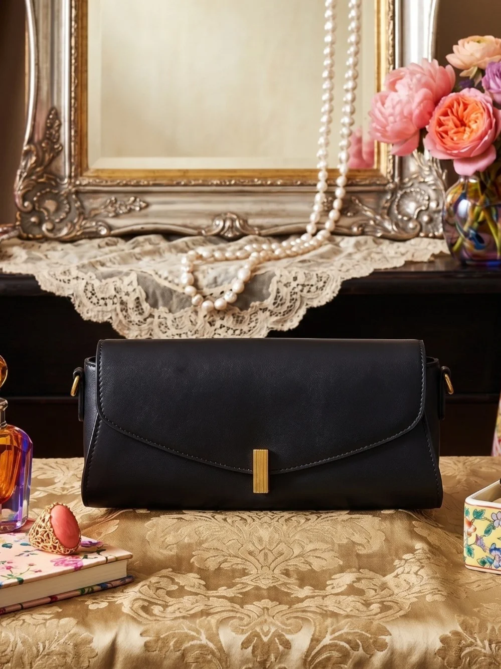 Rachel Zoe structured black